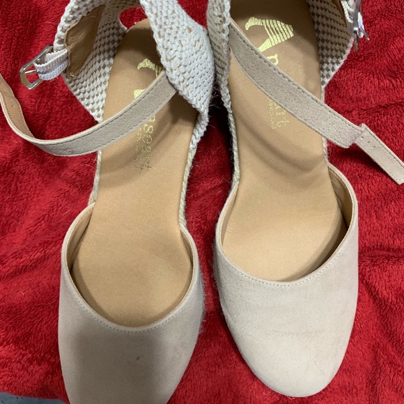 tan wedges - Picture 2 of 5